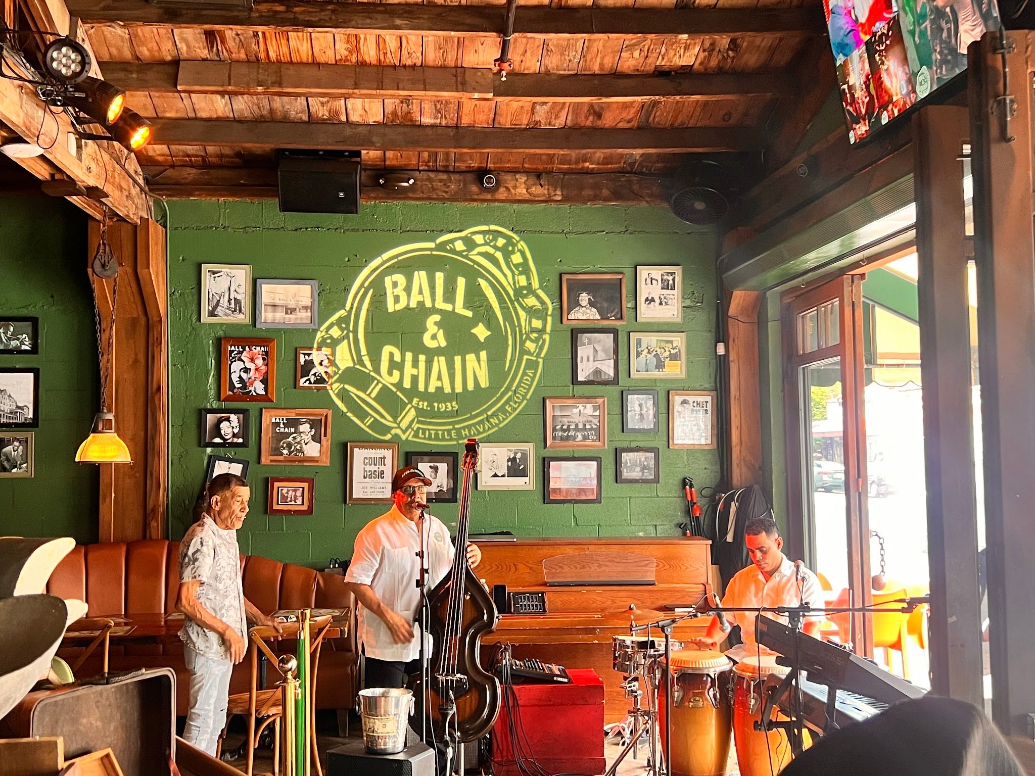 BALL & CHAIN