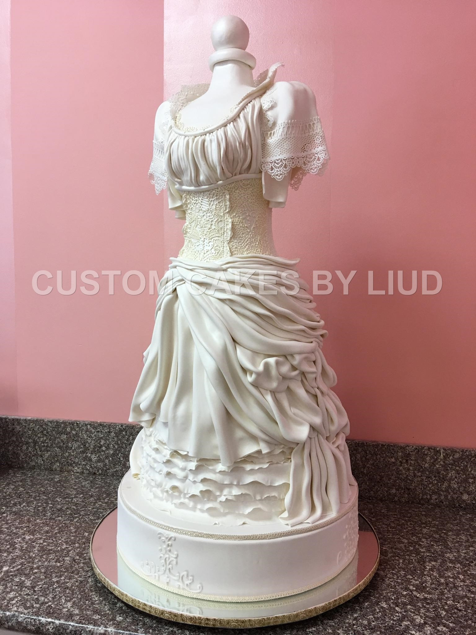Custom Cakes by Liud
