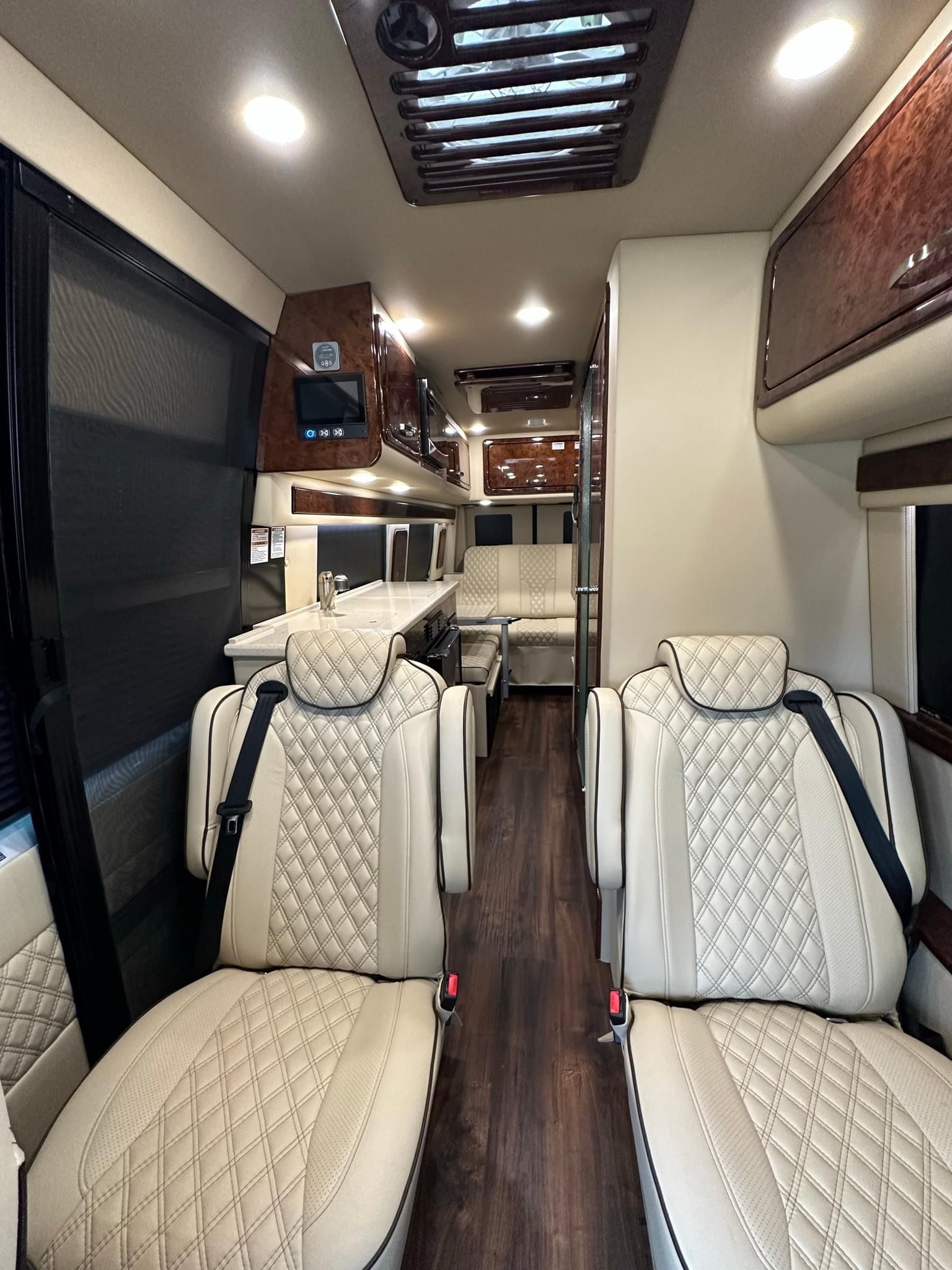 Elite Charter Limousines & Shuttle Services LLC