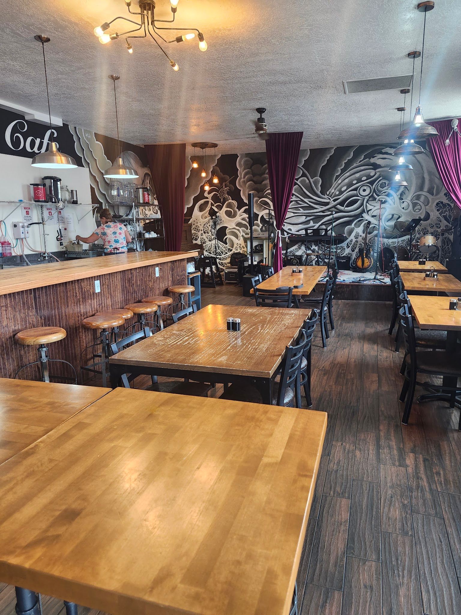 Ancora Cafe and Bakery