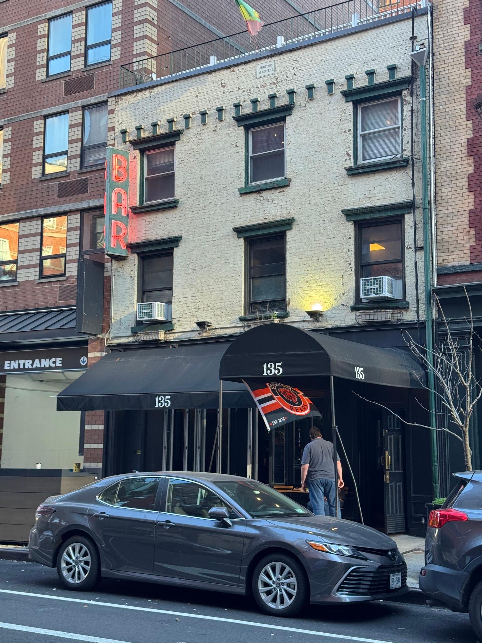 Bar 135