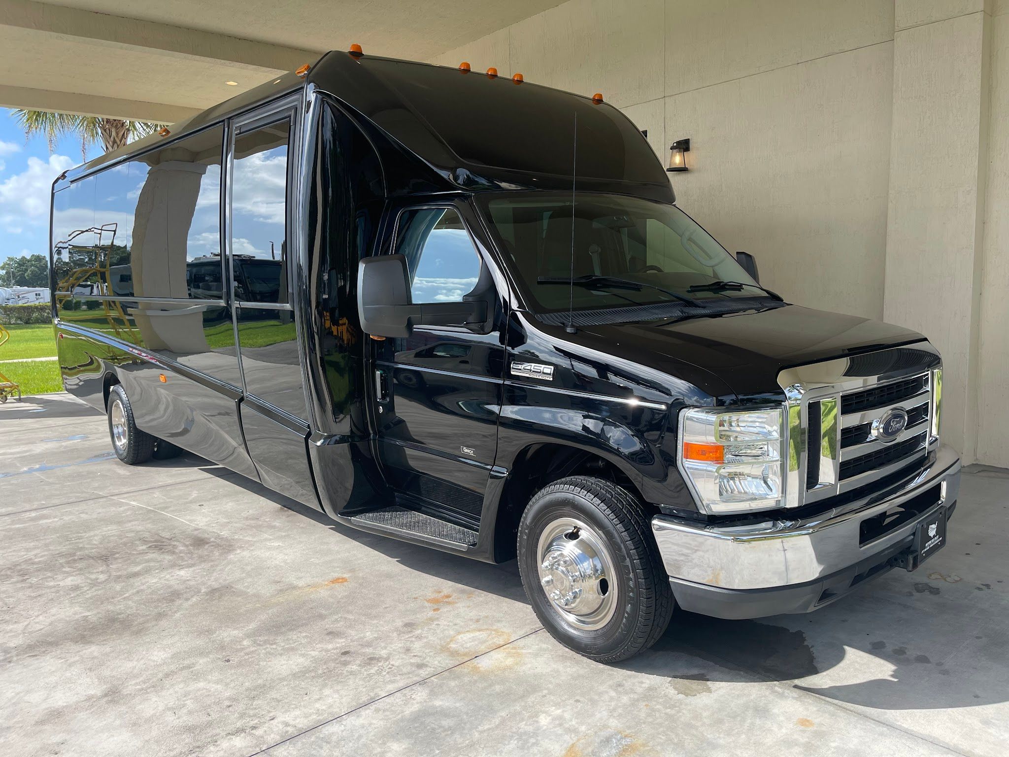 Rendez-Vous Limousine, LLC
