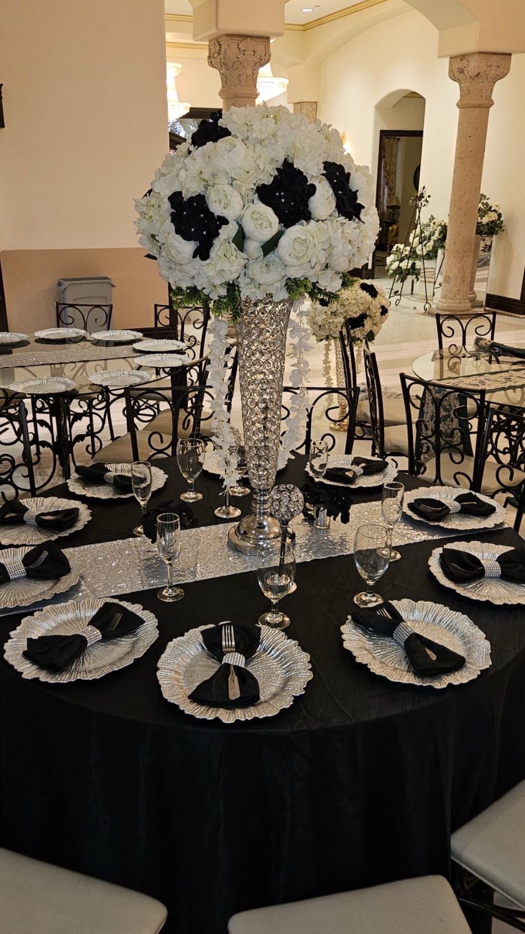 Salon de Paradis LLC
