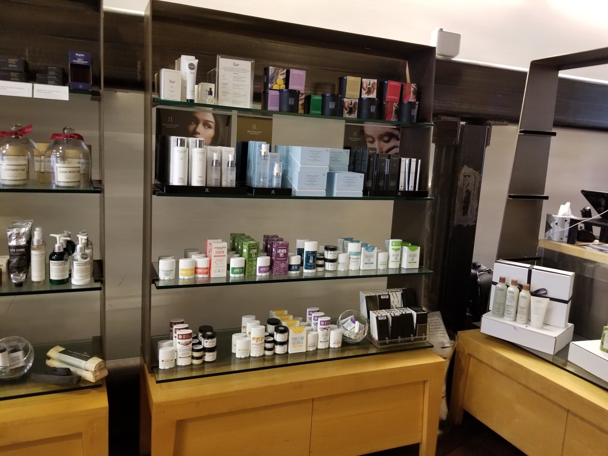 Perry Monge Salon Spa