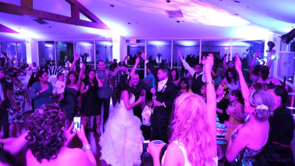 Elegante Entertainment