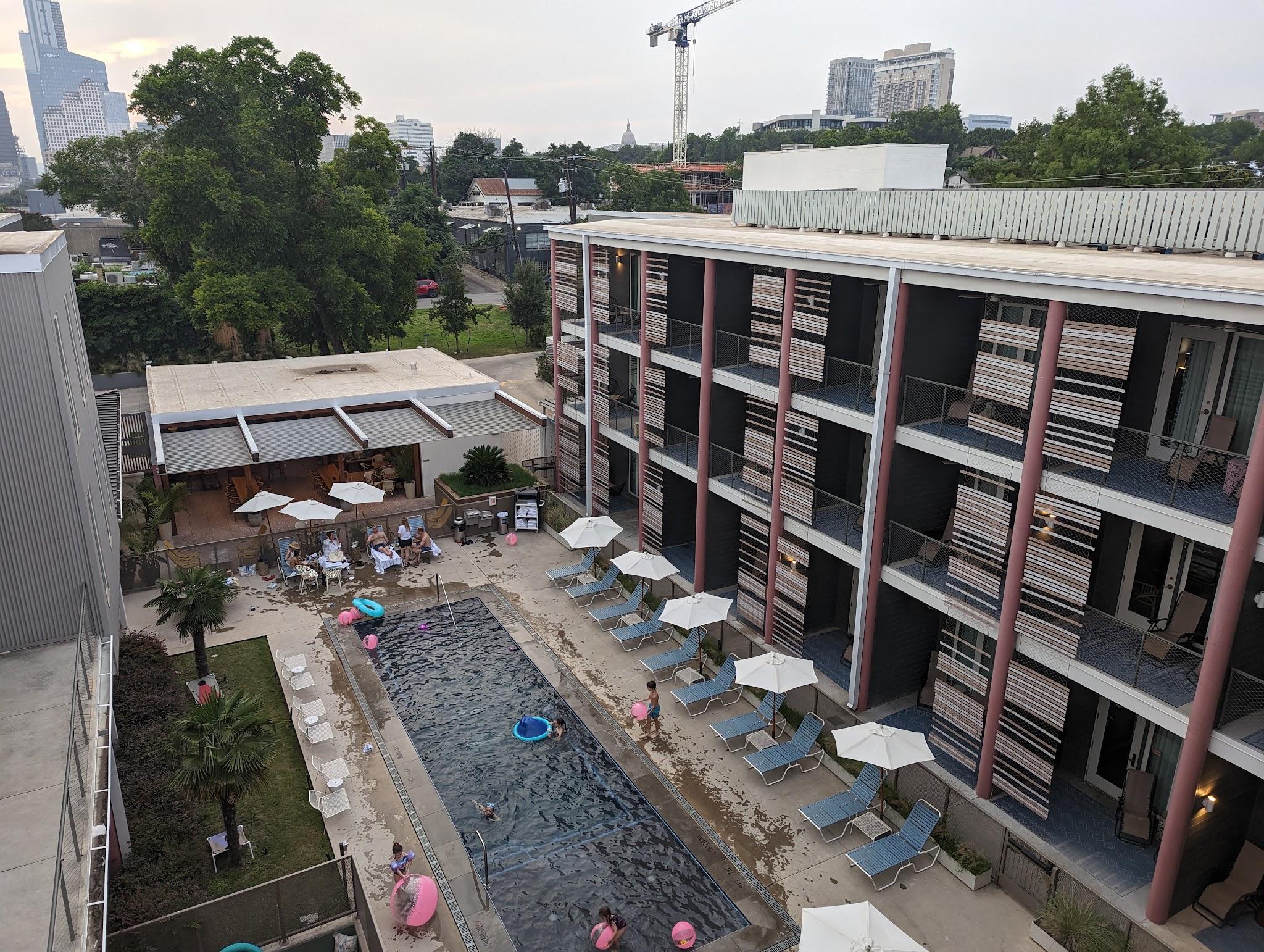 Poeta Rooftop Bar at East Austin Hotel