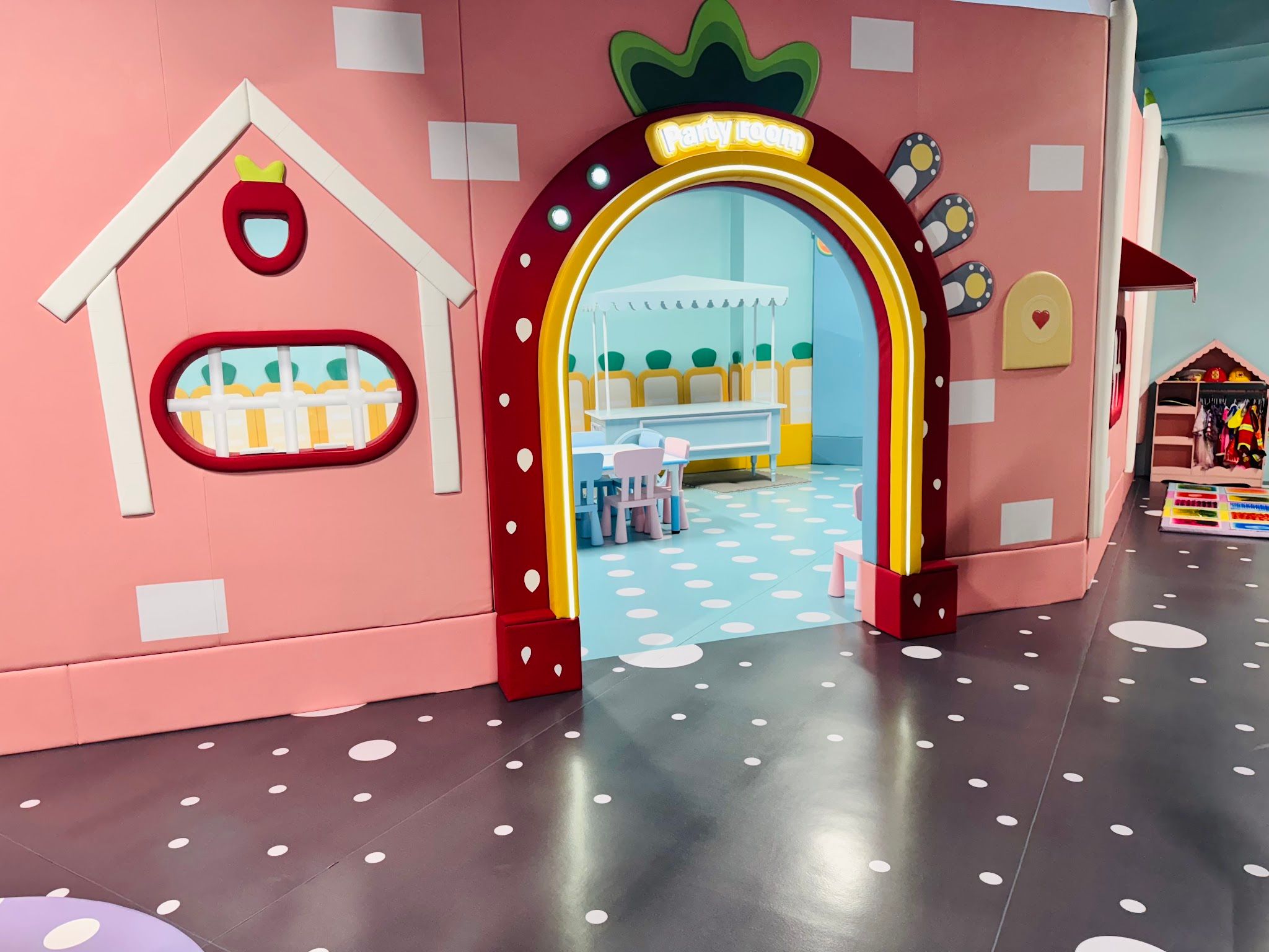 Rainbow Playspace & Arcade - Bensonhurst
